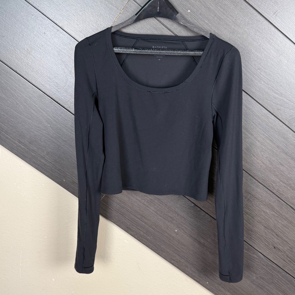 Athleta Women's M Transcend Top Black Cropped Long Sleeve Activewear Yoga